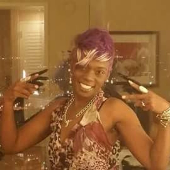 Meet your Posher, Ava - Picture 1 of 1